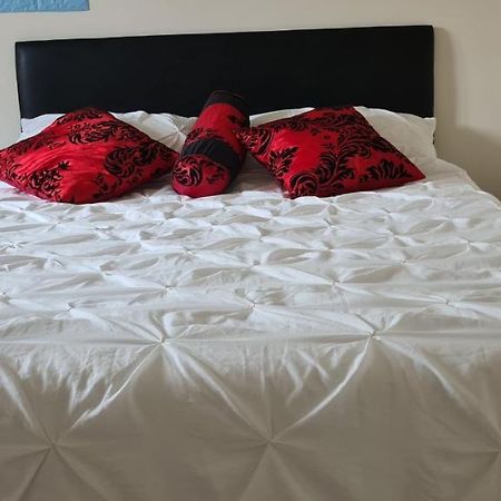 Exquisite Reserves Mk Apartment Милтън Кейнс Екстериор снимка