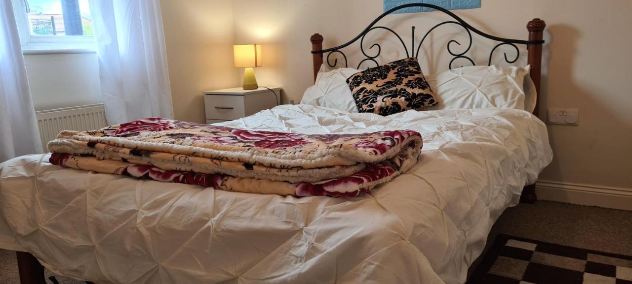 Exquisite Reserves Mk Apartment Милтън Кейнс Екстериор снимка