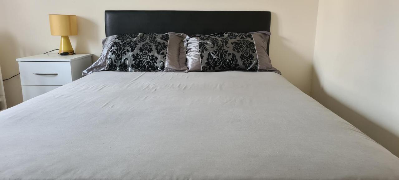 Exquisite Reserves Mk Apartment Милтън Кейнс Екстериор снимка